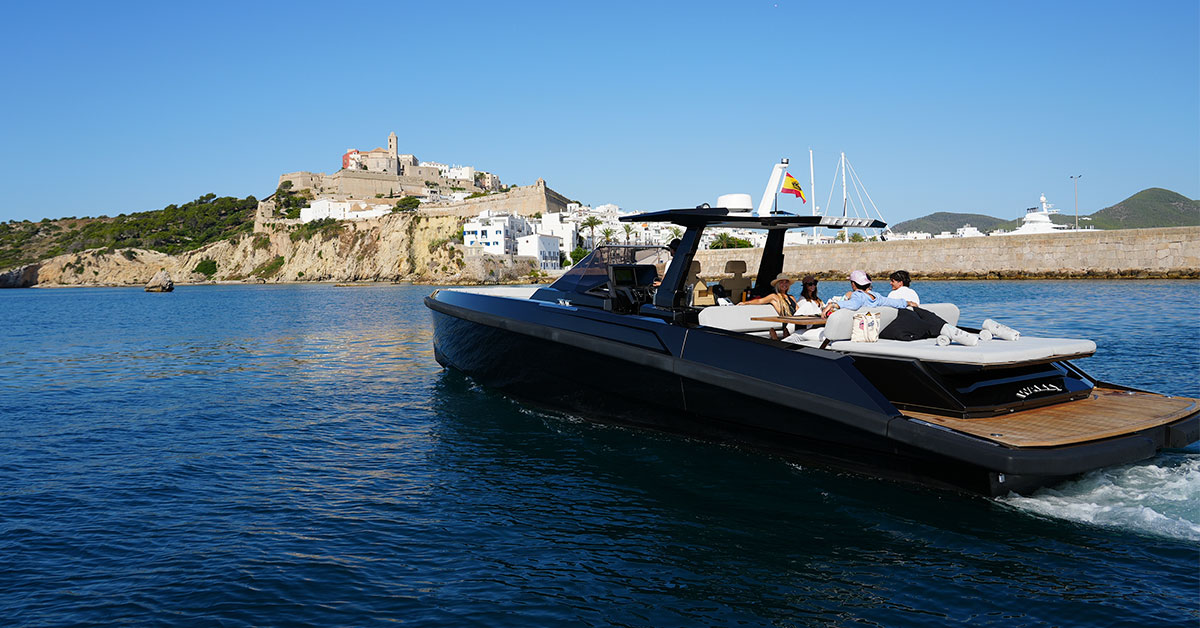 Formentera by boat: why it is still the essential summer excursion