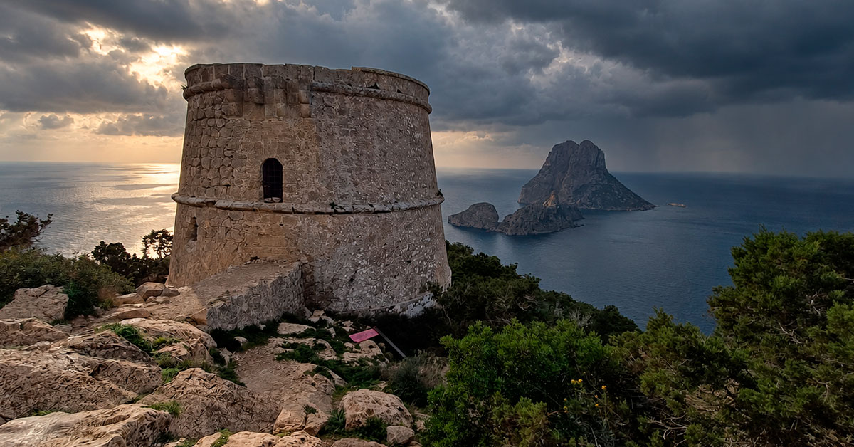 The mysteries of the Ibiza Sea: pirates, legends and secrets under the Mediterranean